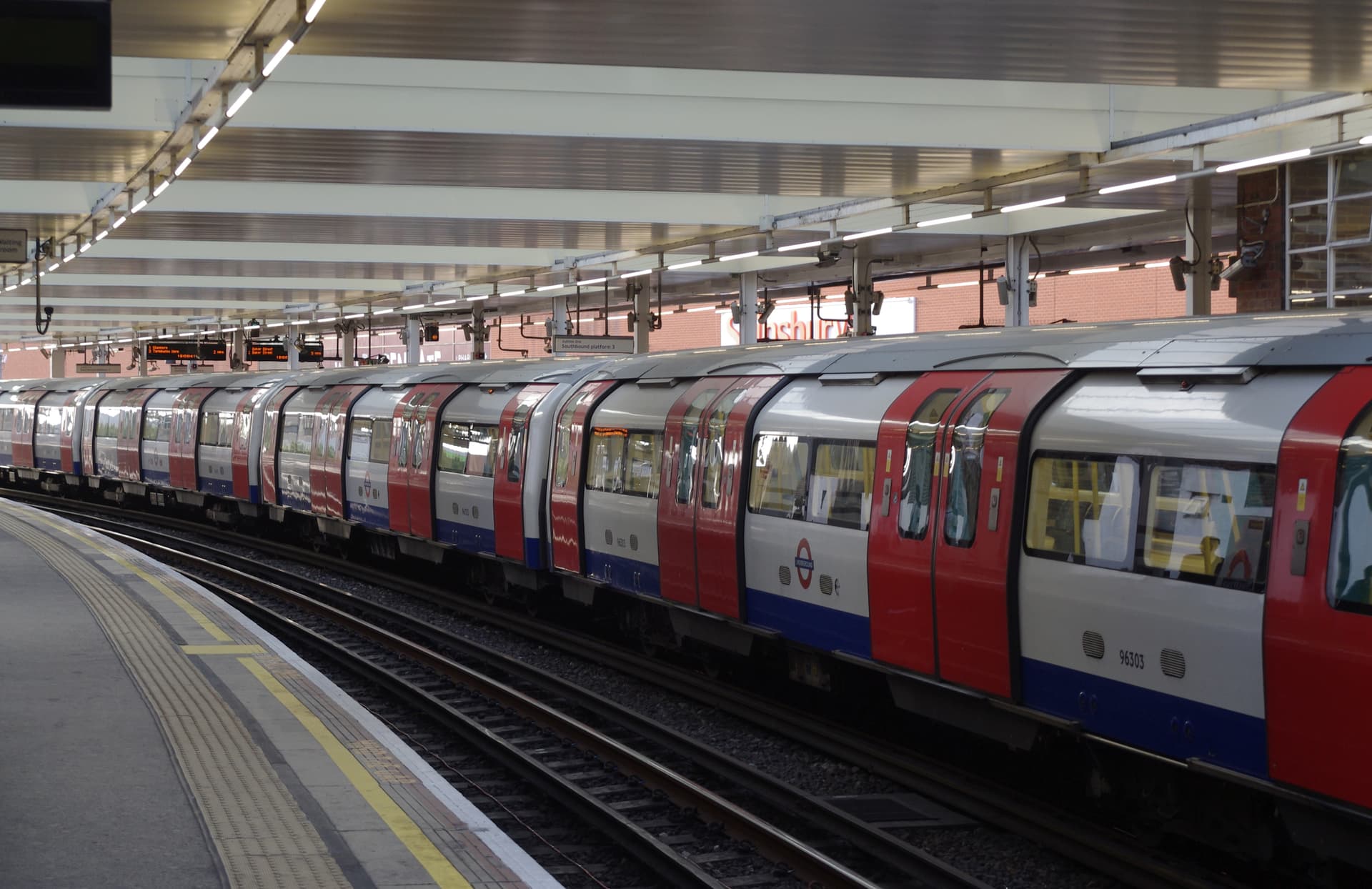 Property in Ealing suitable for bridging finance purchase
